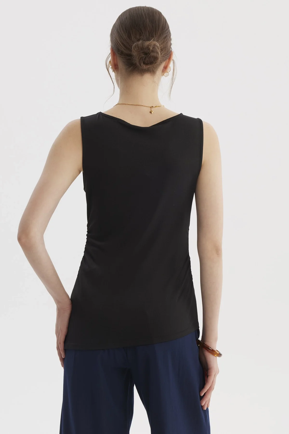 Polera Mujer Basta Asimétrica Negro - Image 3