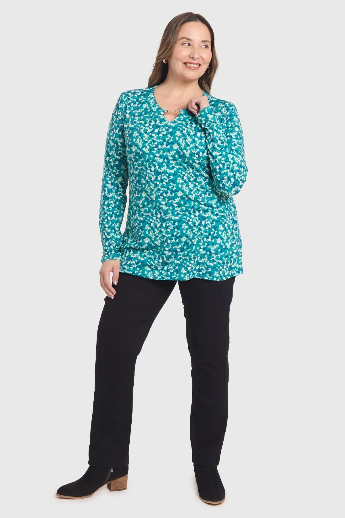 Polera Mujer Con Aplicación Escote Verde - Image 4