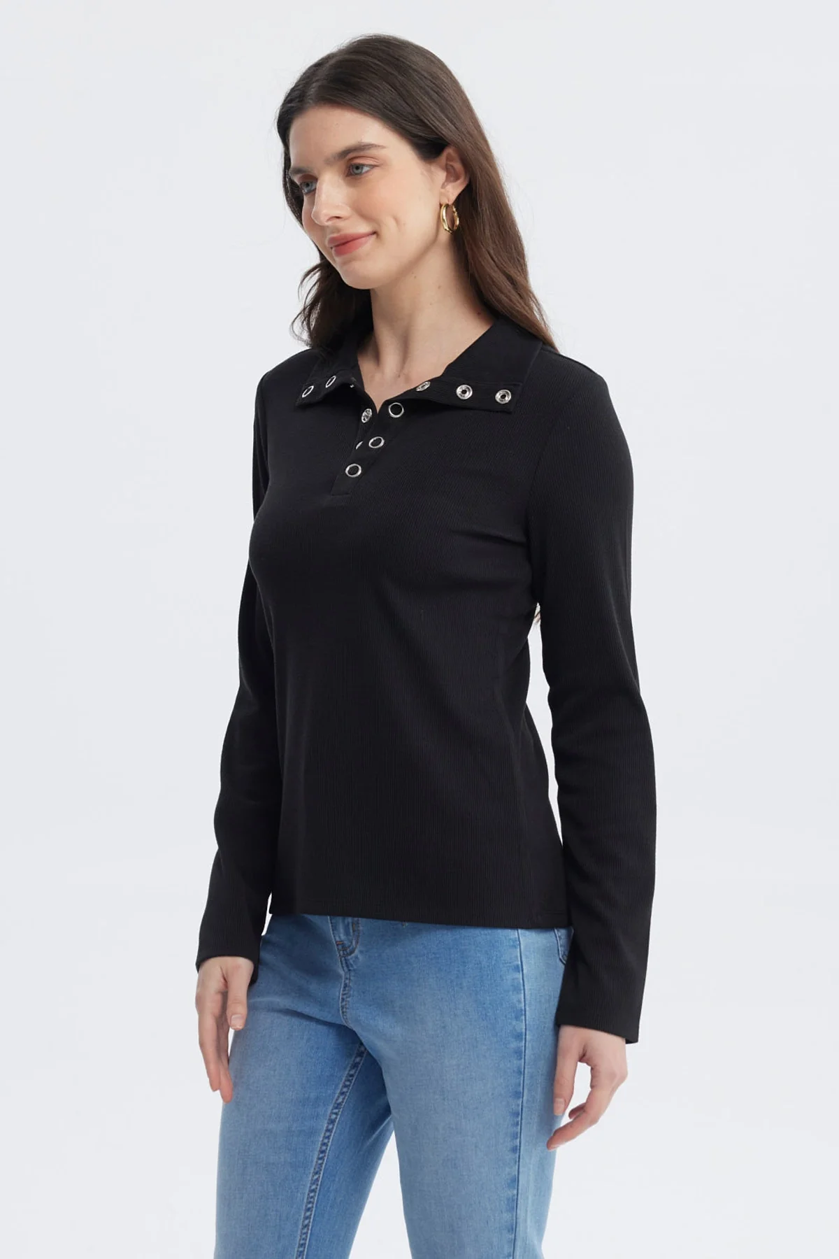 Polera Mujer Con Botón Negro - Image 2