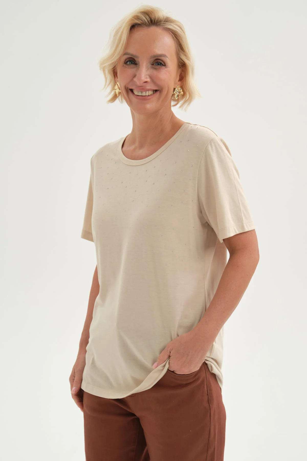 Polera Mujer Con Tachas Beige - Image 2