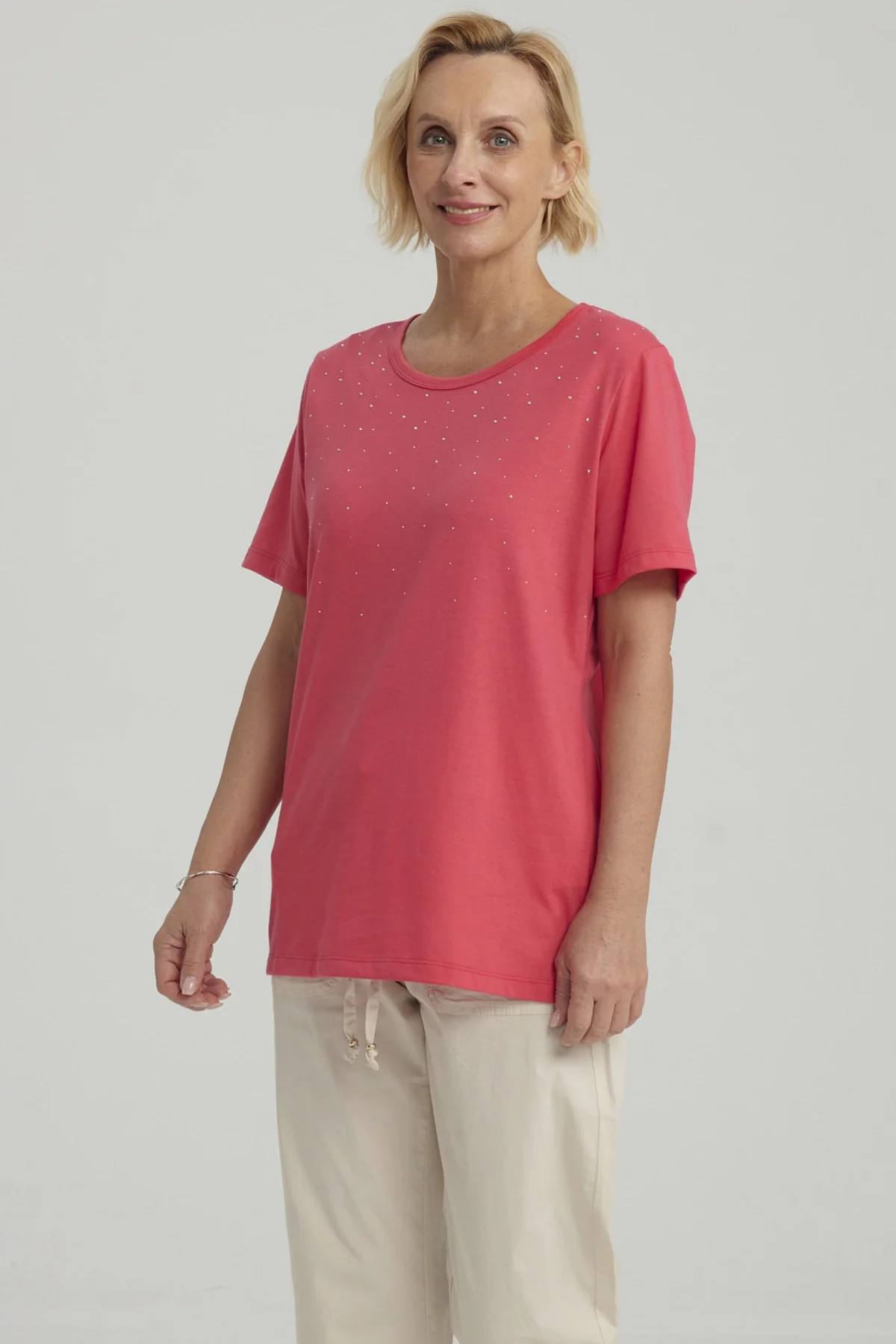 Polera Mujer Con Tachas Fucsia - Image 2