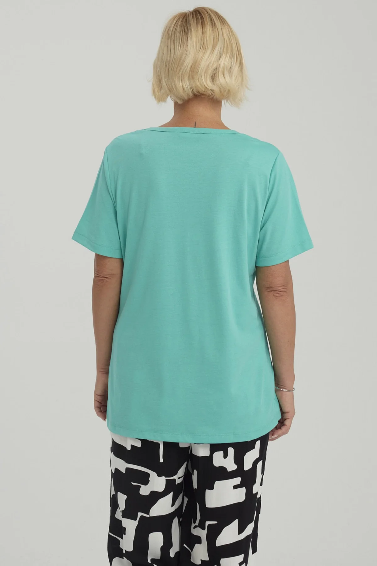Polera Mujer Con Tachas Turquesa - Image 3