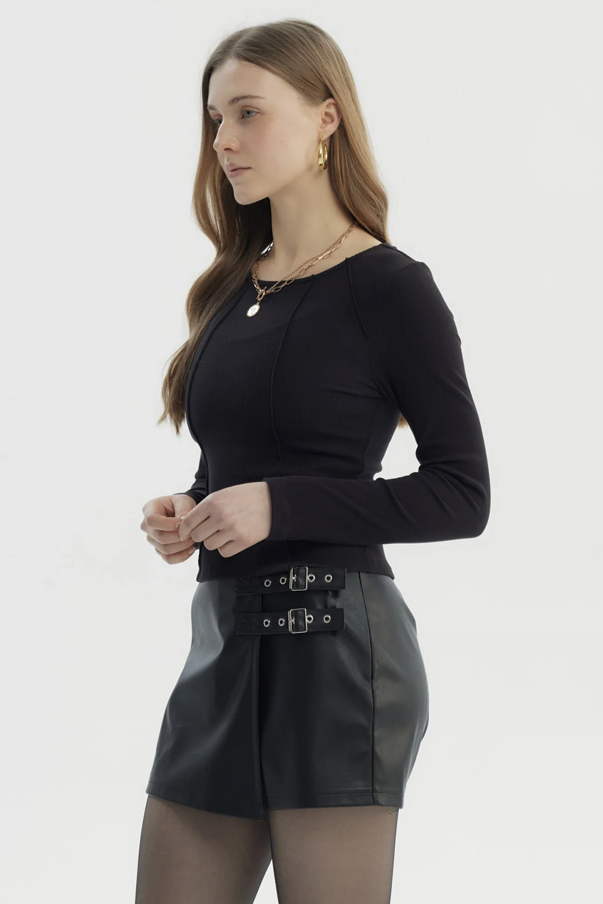 Polera Mujer Cortes Roule Negro - Image 2