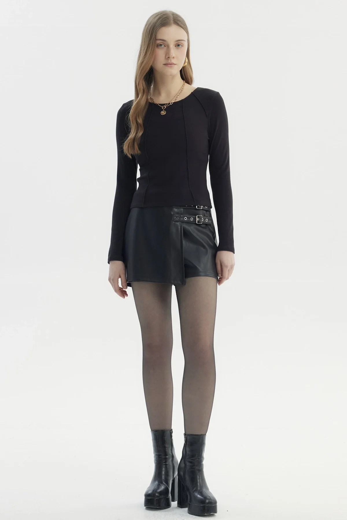 Polera Mujer Cortes Roule Negro - Image 4