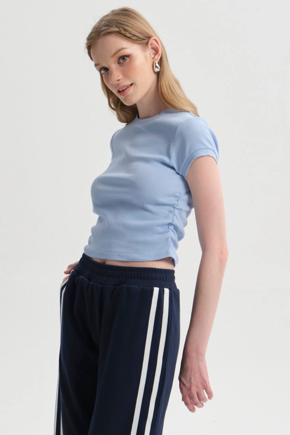 Polera Mujer Cropped Celeste - Image 3