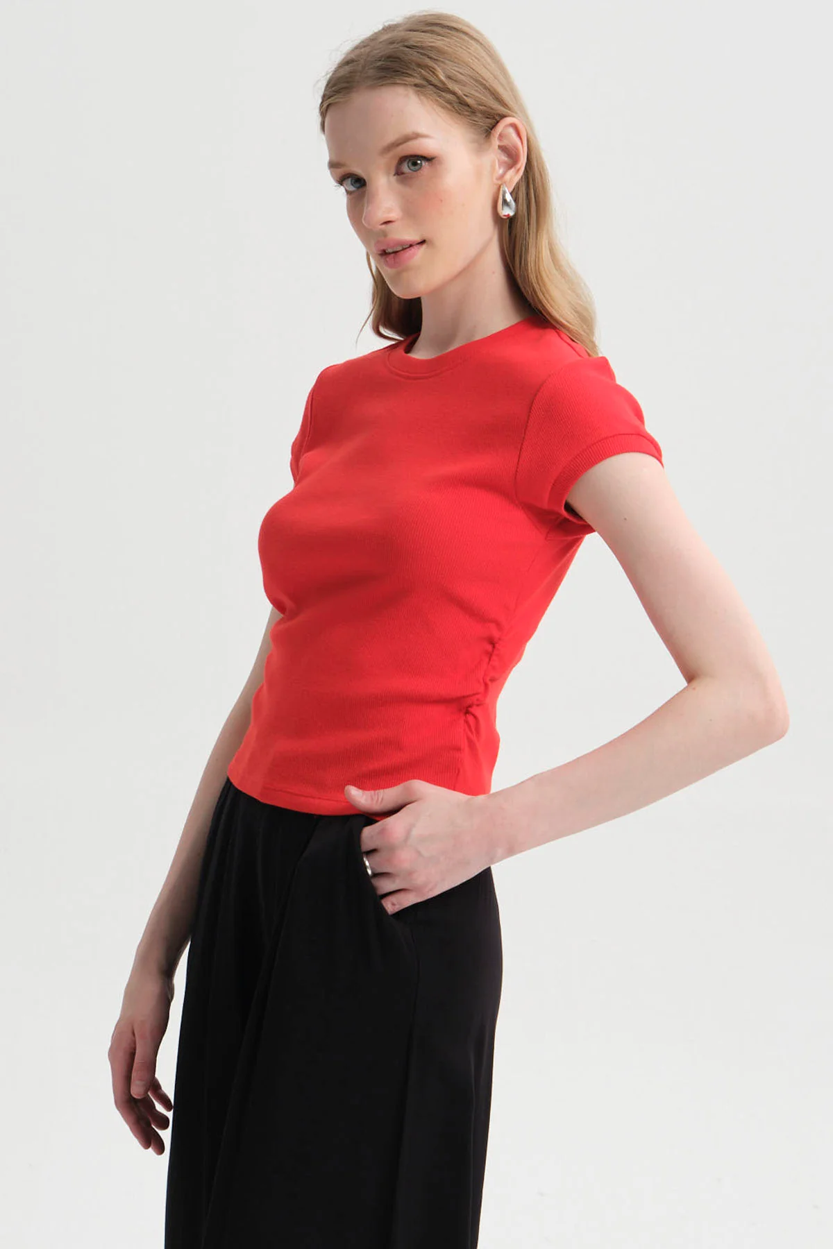 Polera Mujer Cropped Rojo - Image 2