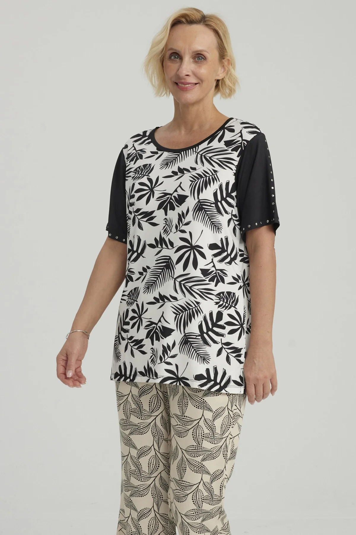 Polera Mujer Cruce Cuello Negro - Image 2