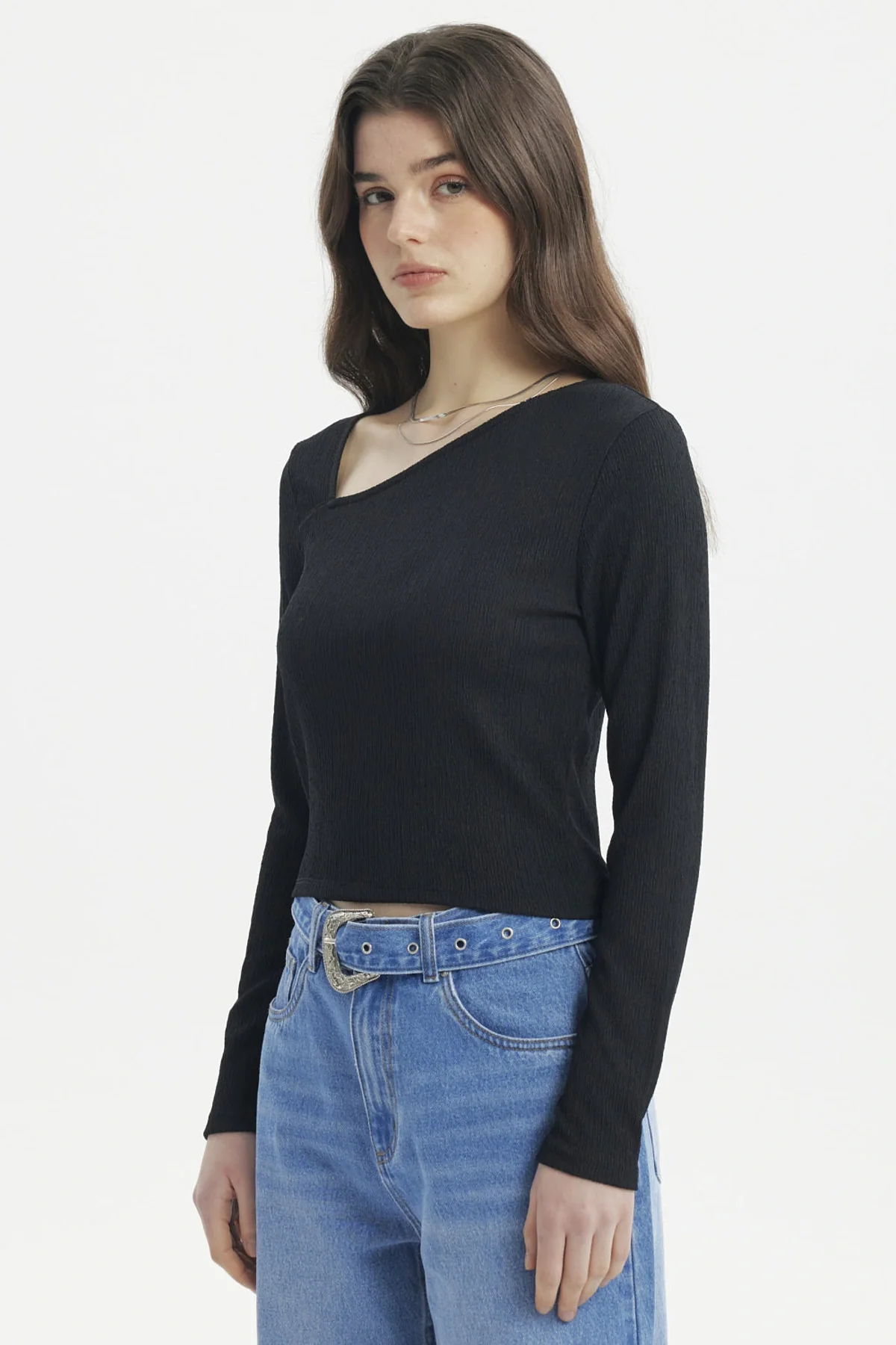 Polera Mujer Cuello Asimétrico Negro - Image 2
