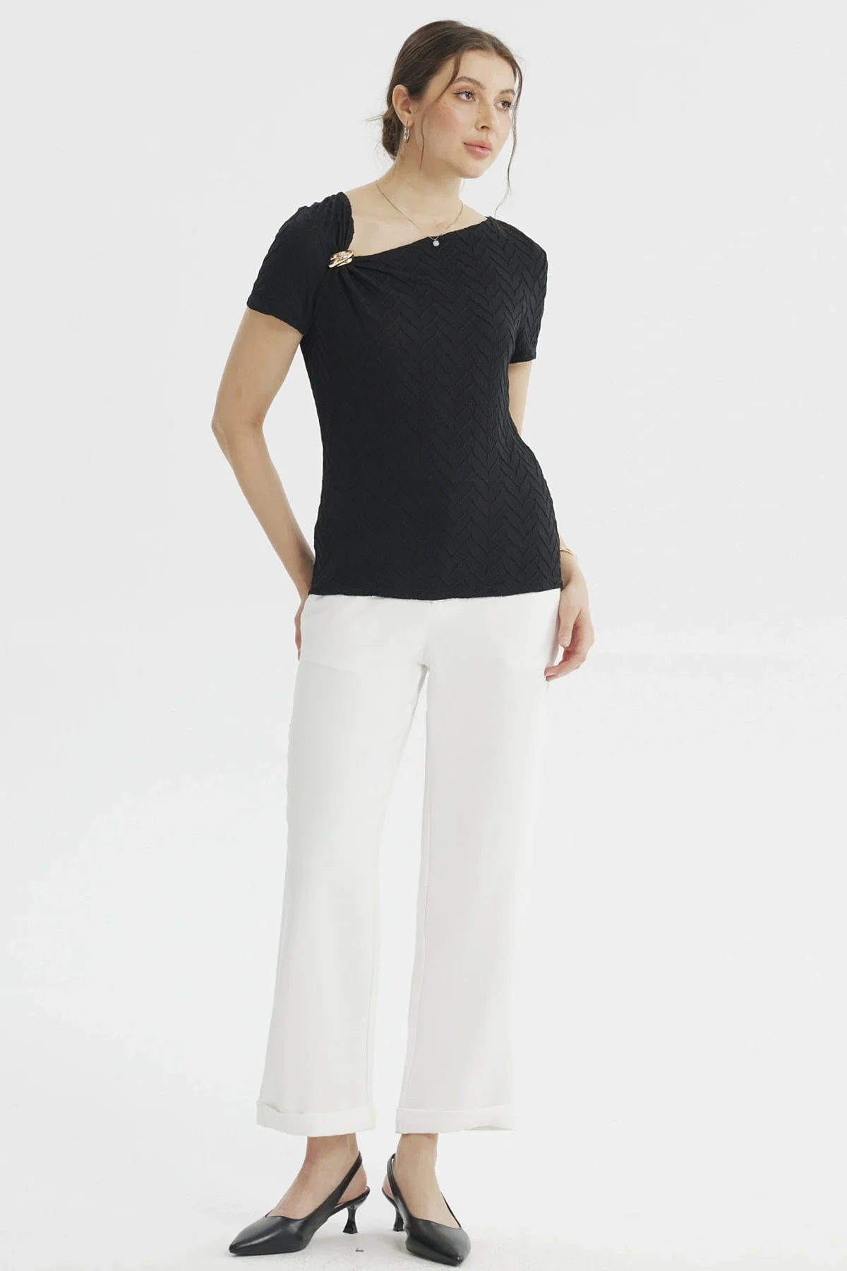 Polera Mujer Cuello Asimétrico Negro - Image 4