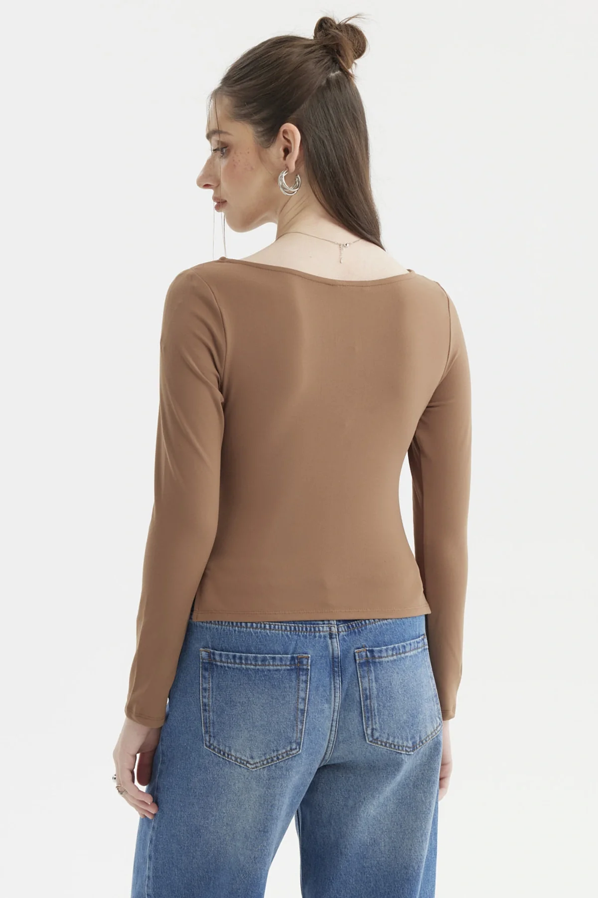 Polera Mujer Cuello Bote Abertura Camel Oscuro - Image 3