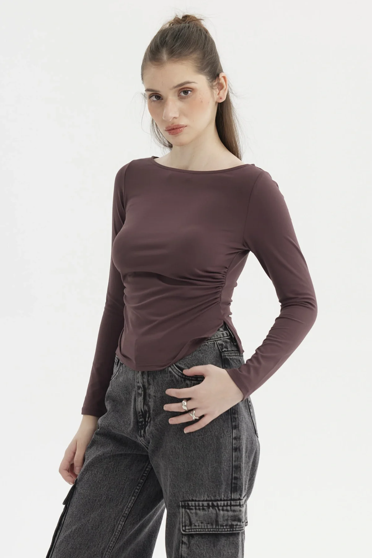 Polera Mujer Cuello Bote Abertura Chocolate - Image 2