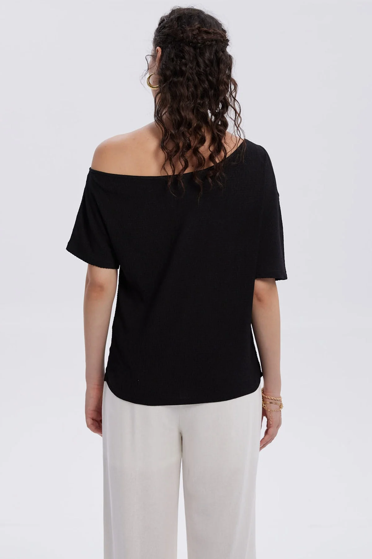 Polera Mujer Cuello Bote Negro - Image 3