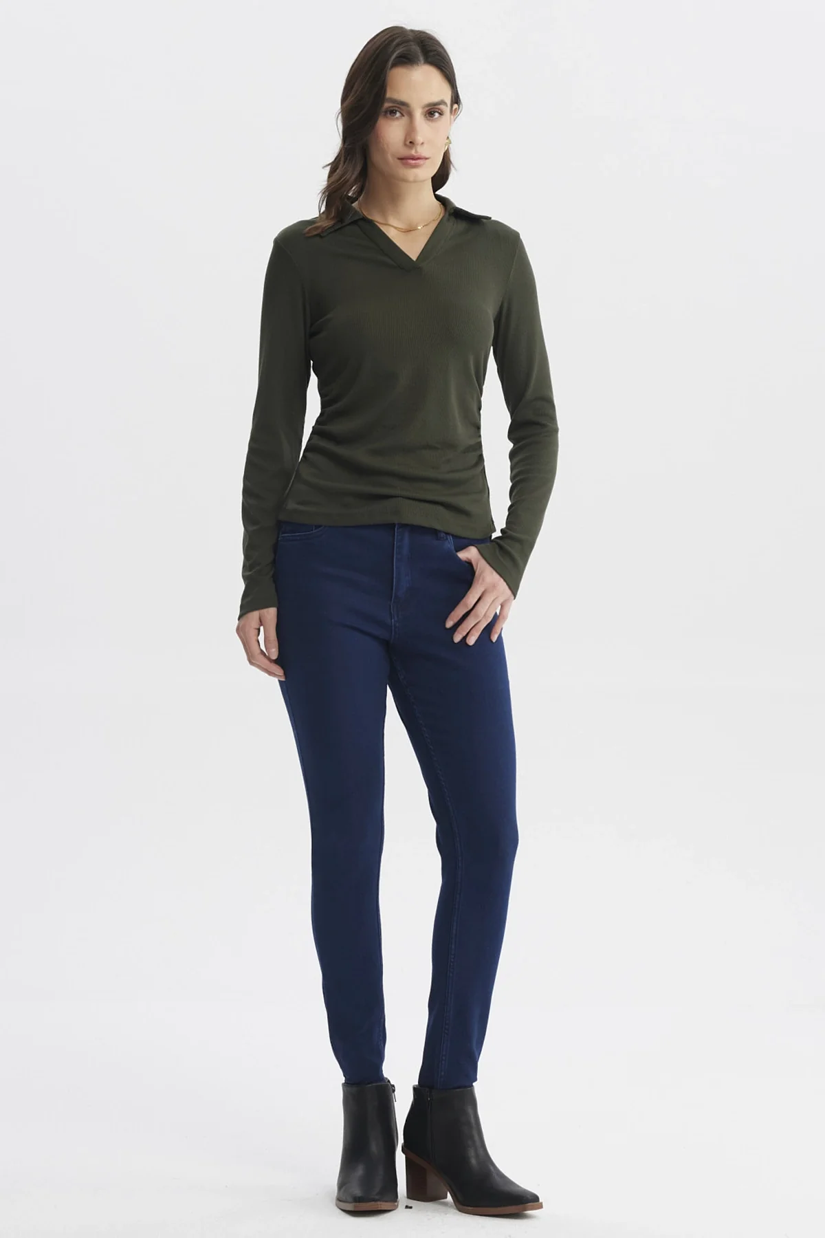 Polera Mujer Cuello Camisero Verde Musgo - Image 4