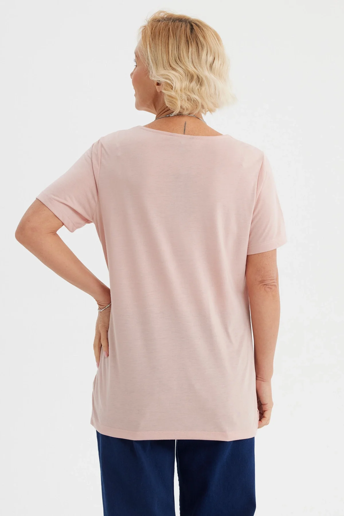 Polera Mujer Detalle Cuello Rosado - Image 3