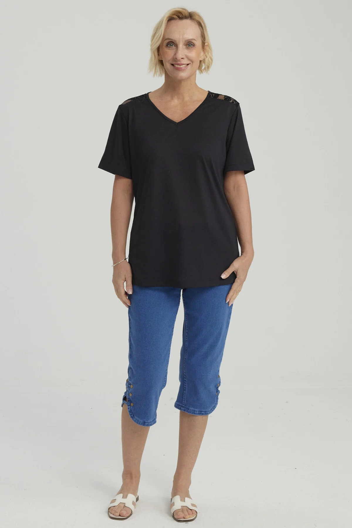 Polera Mujer Detalle Encaje Negro - Image 4