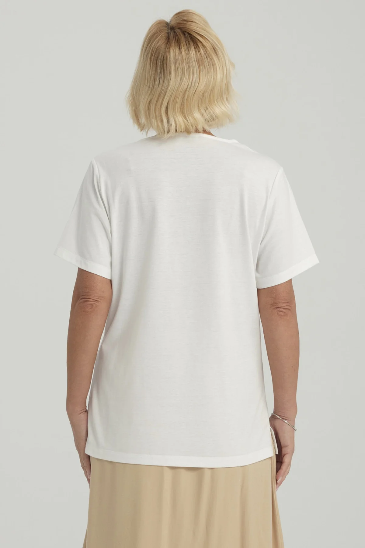 Polera Mujer Detalle Escote Crudo - Image 2