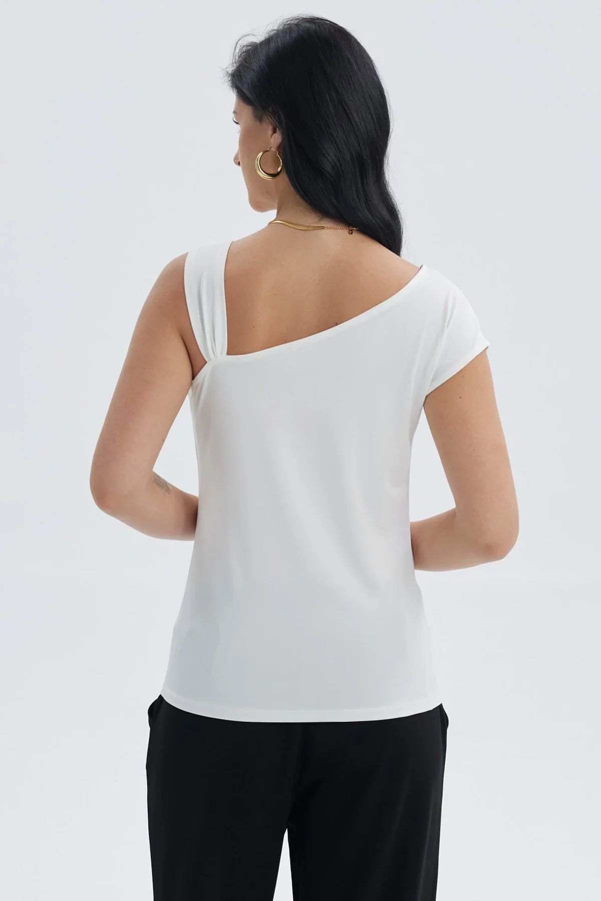 Polera Mujer Escote Asimétrico Crudo - Image 3