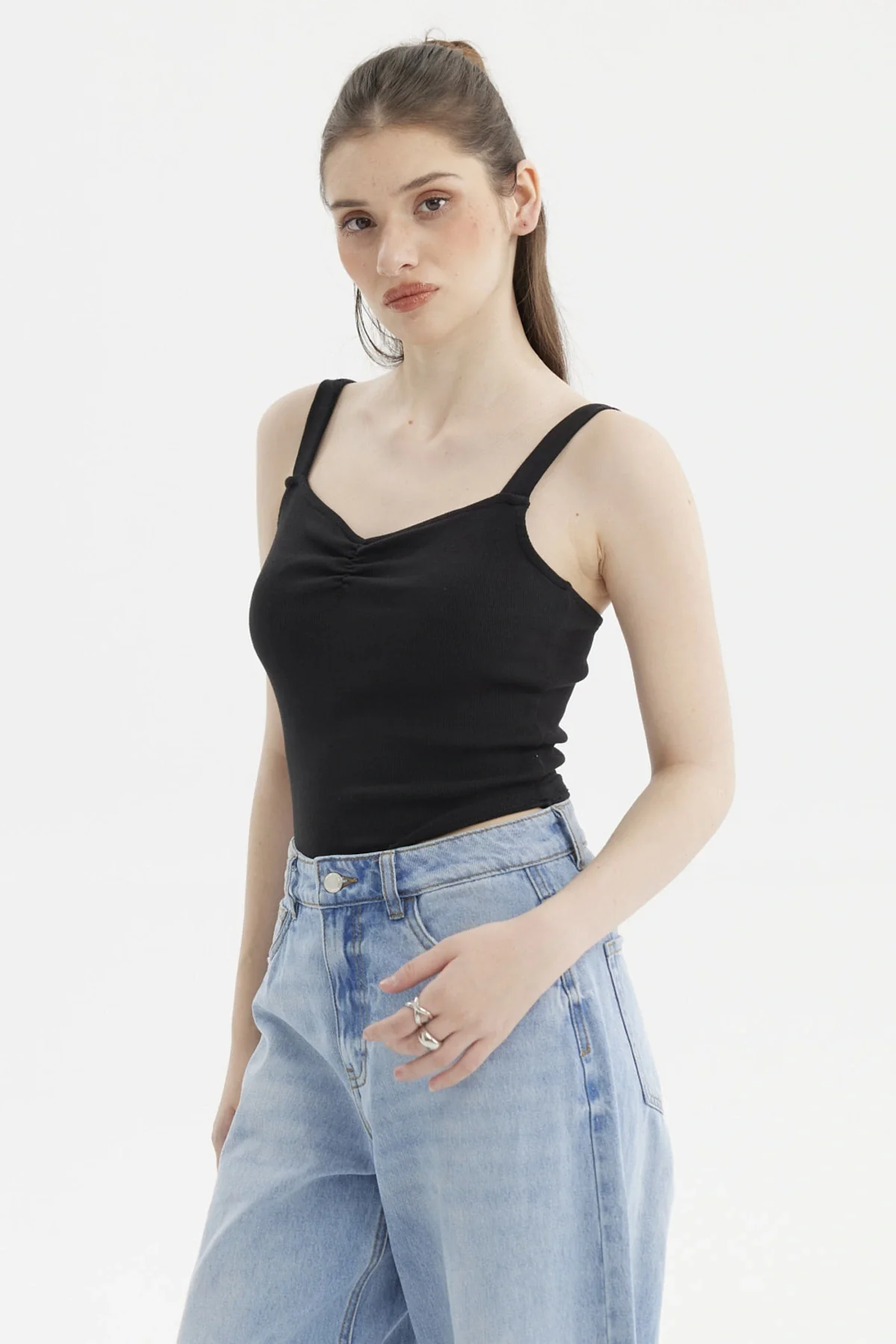 Polera Mujer Escote Corazón Y Recogido Negro - Image 2