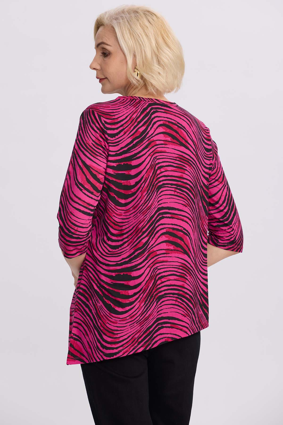 Polera Mujer Estampada Negro - Image 3