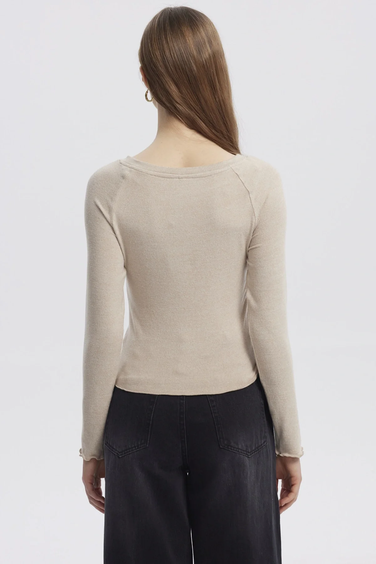 Polera Mujer Juvenil Cuello Bote Recogido Beige - Image 3