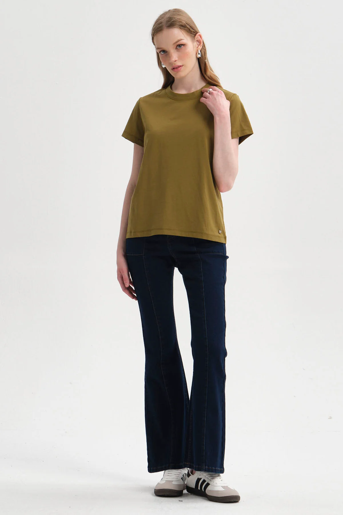 Polera Mujer Lisa Verde Olivo - Image 4