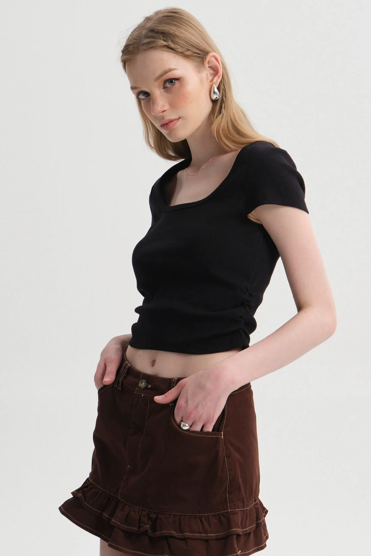 Polera Mujer Recogido Cropped Negro - Image 2