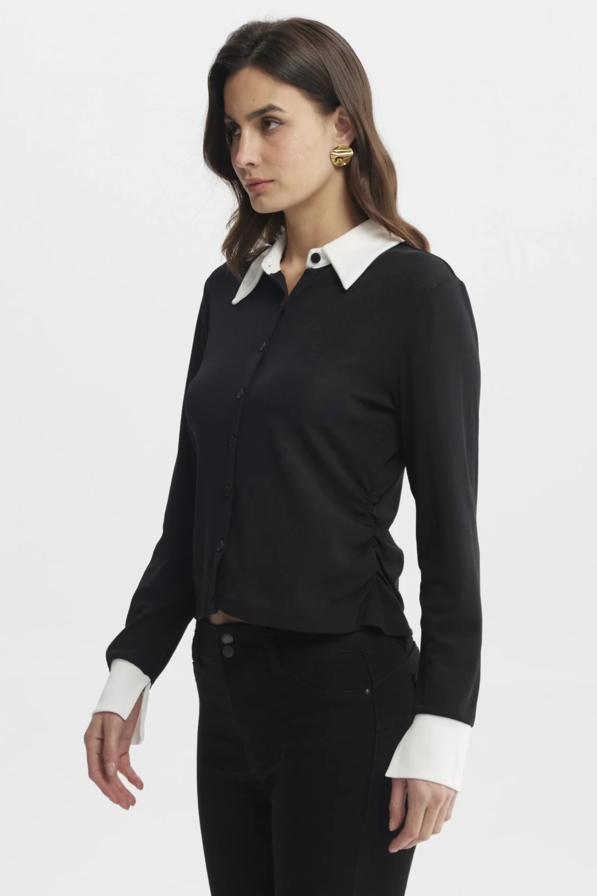 Polera Mujer Slim Cuello Camisero Negro - Image 2