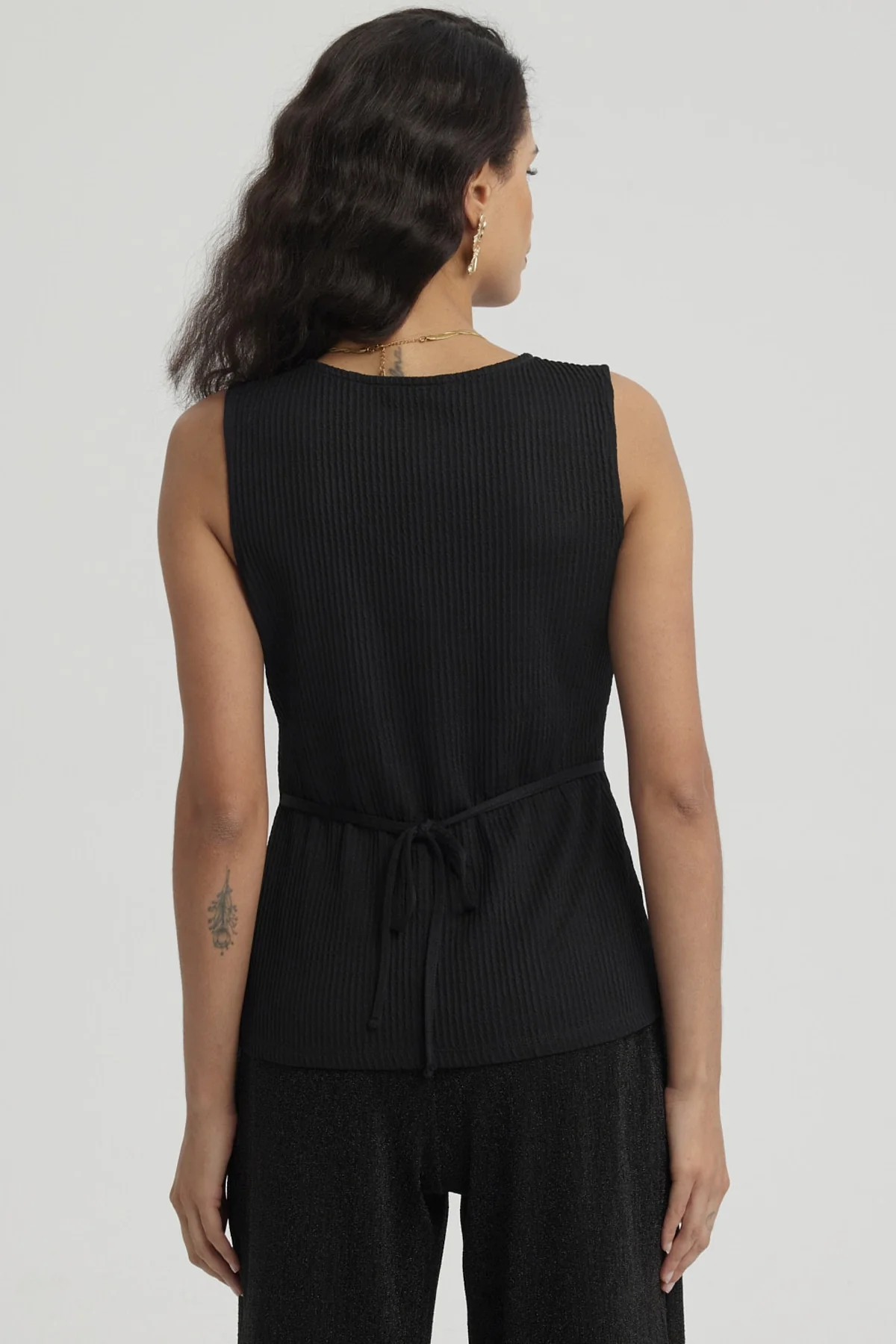 Polera Mujer Texturizada 3 Botones Negro - Image 3