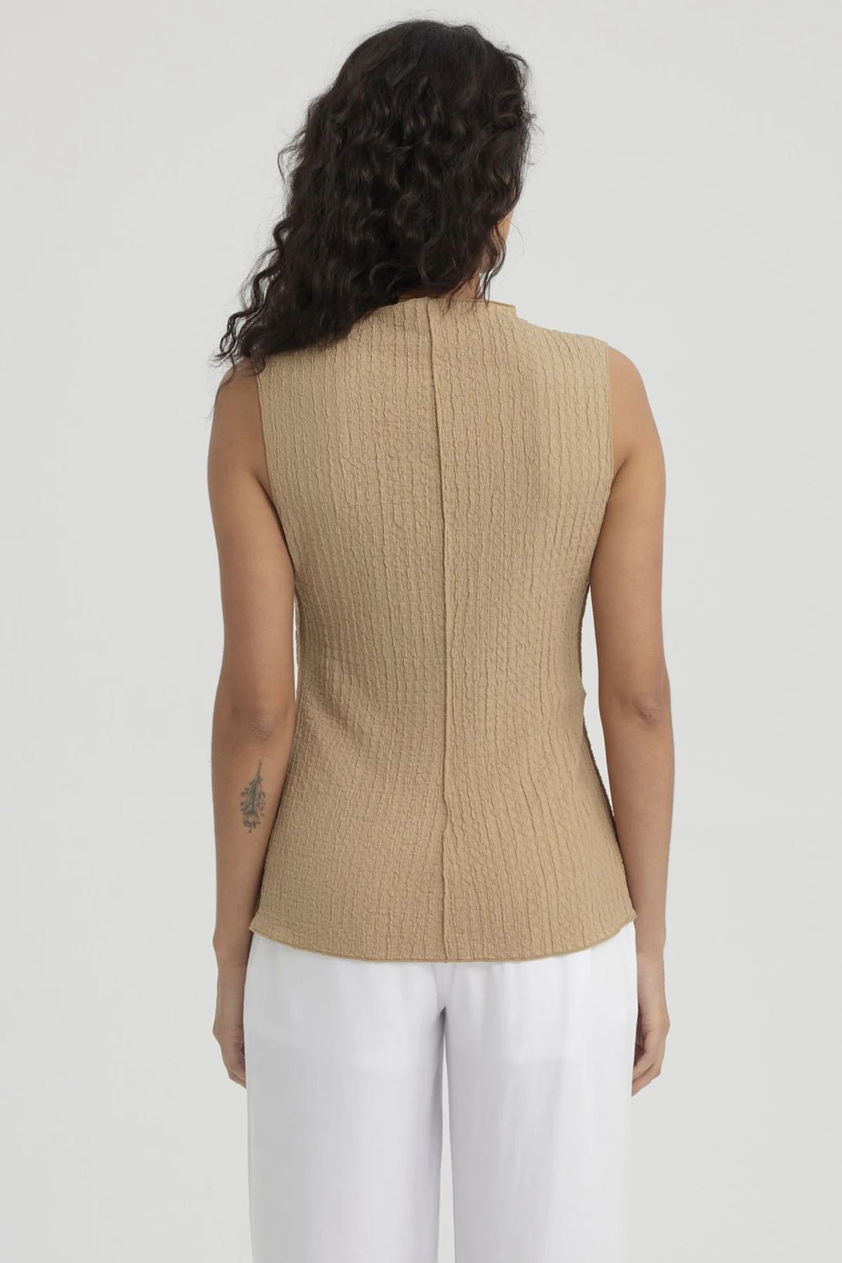 Polera Mujer Texturizada Beige Claro - Image 3