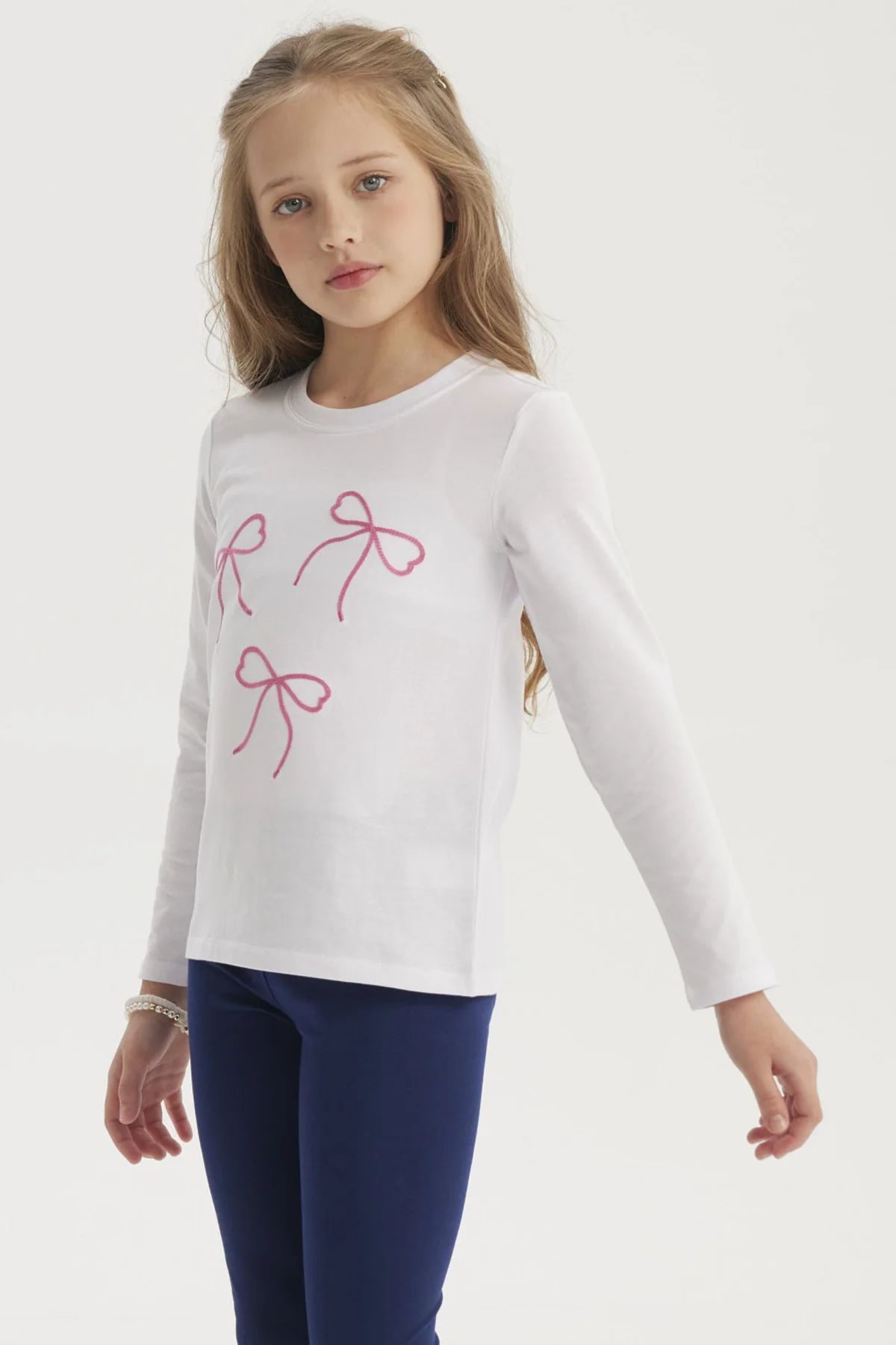 Polera Niña Aplicación Cordón Blanco - Image 2