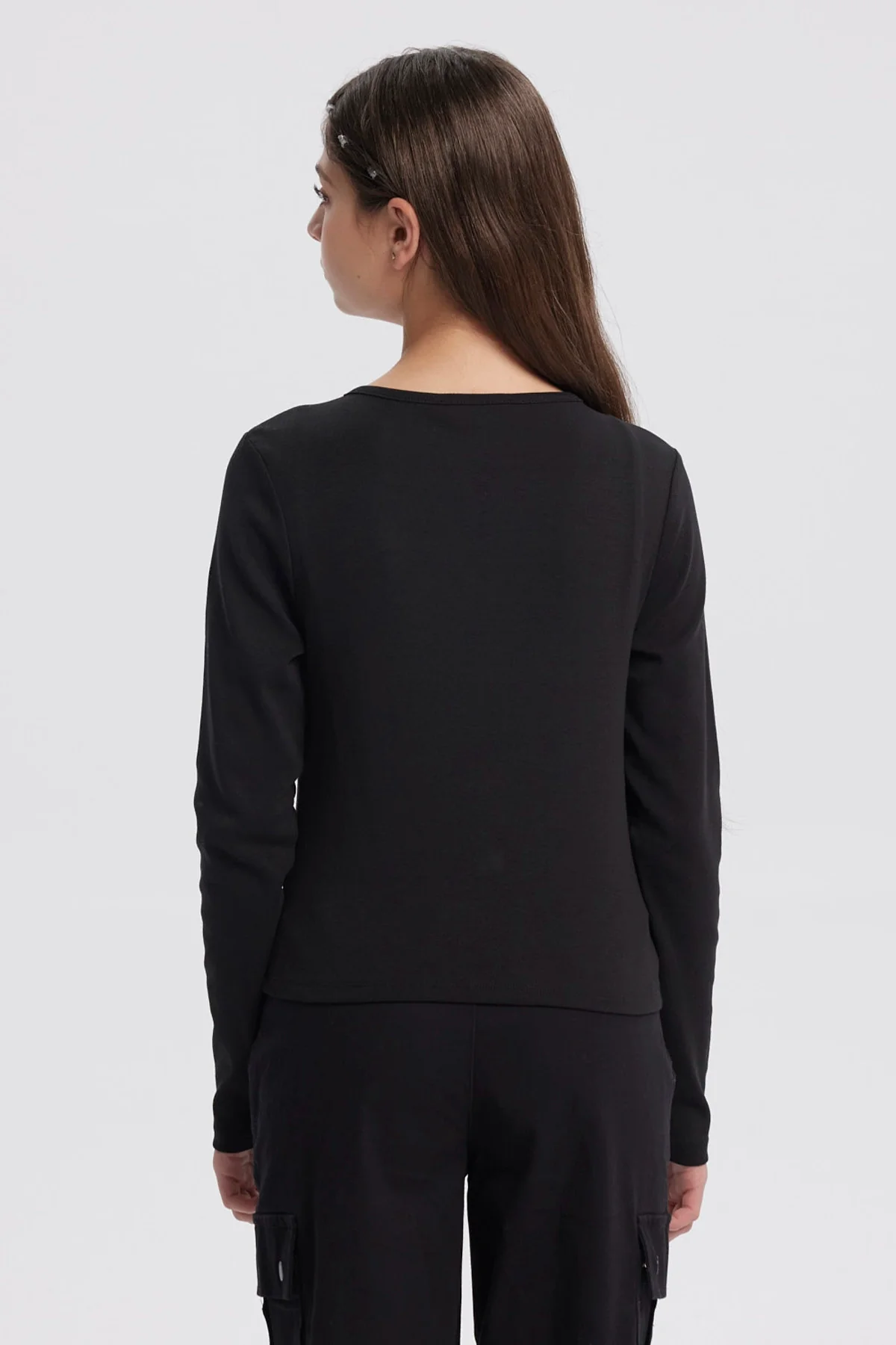 Polera Niña Argollas Negro - Image 3