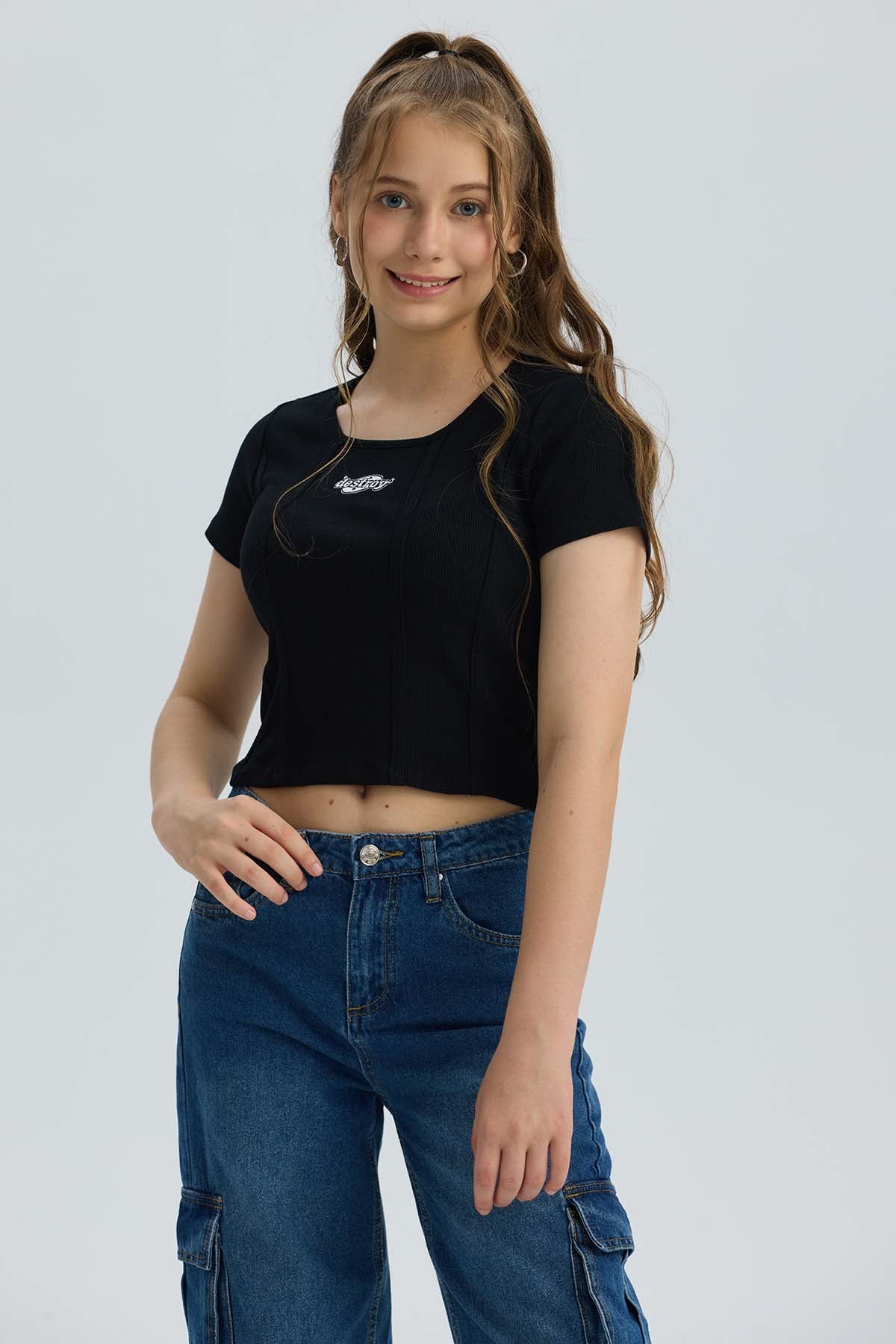 Polera Niña Con Bordado Negro - Image 2