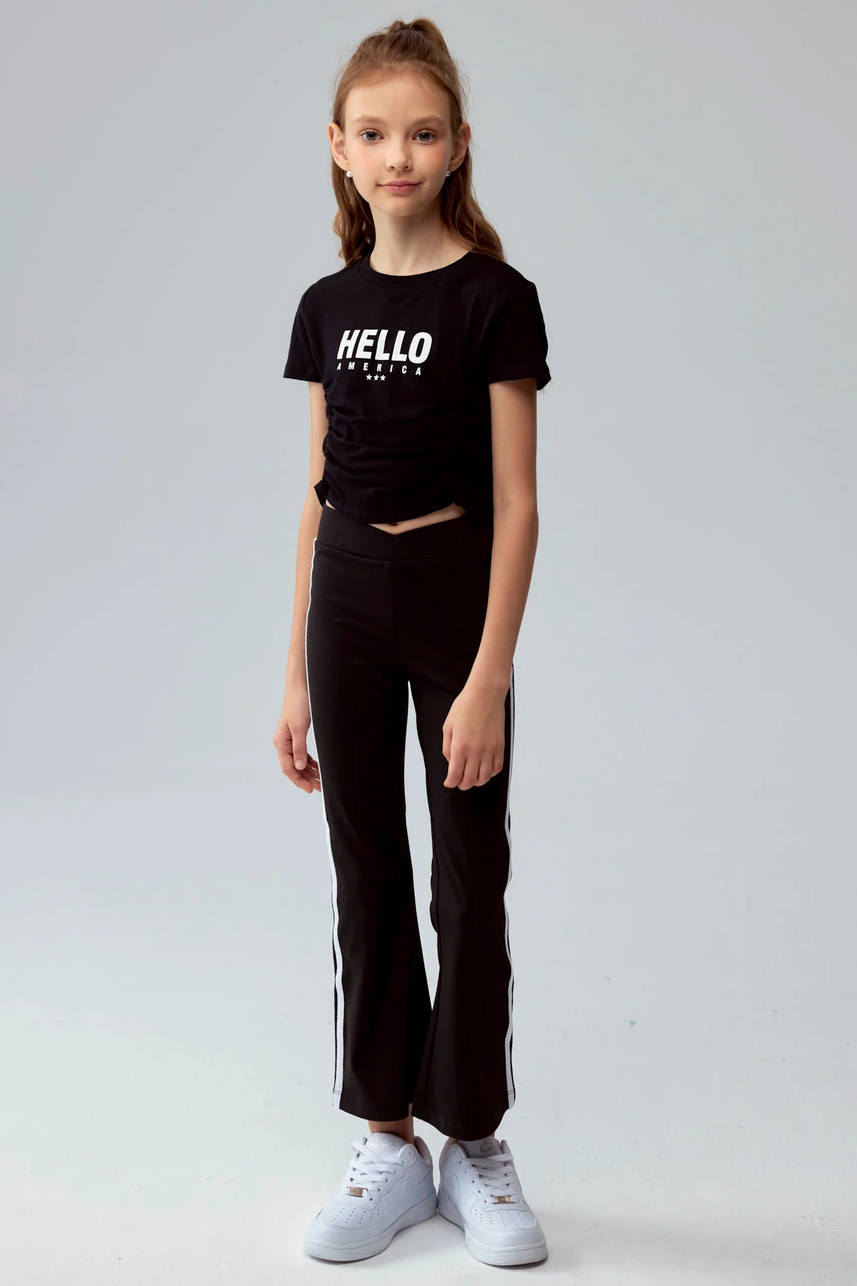 Polera Niña Con Cierre Negro - Image 4
