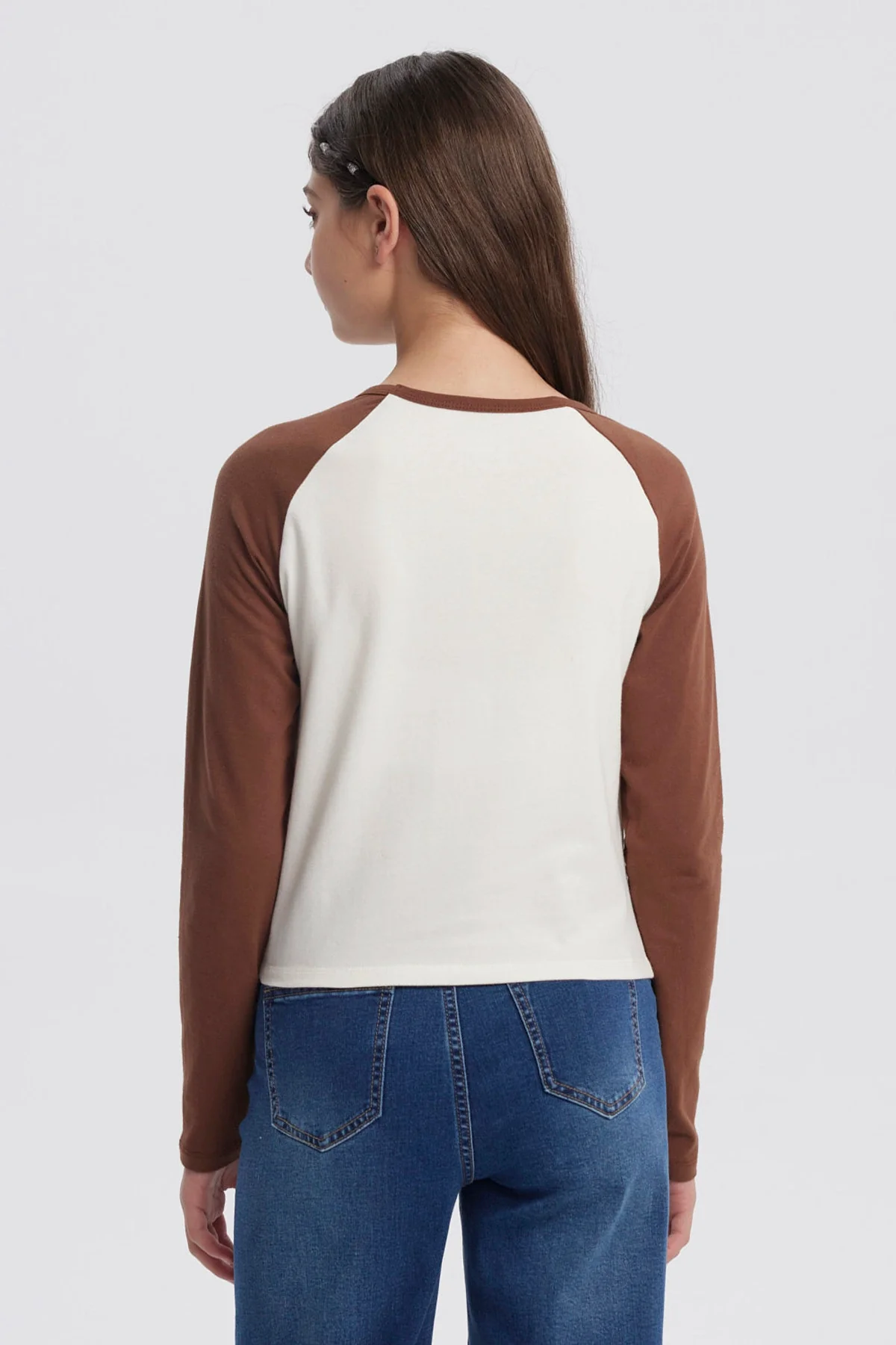 Polera Niña Cuello Redondo Crudo - Image 3