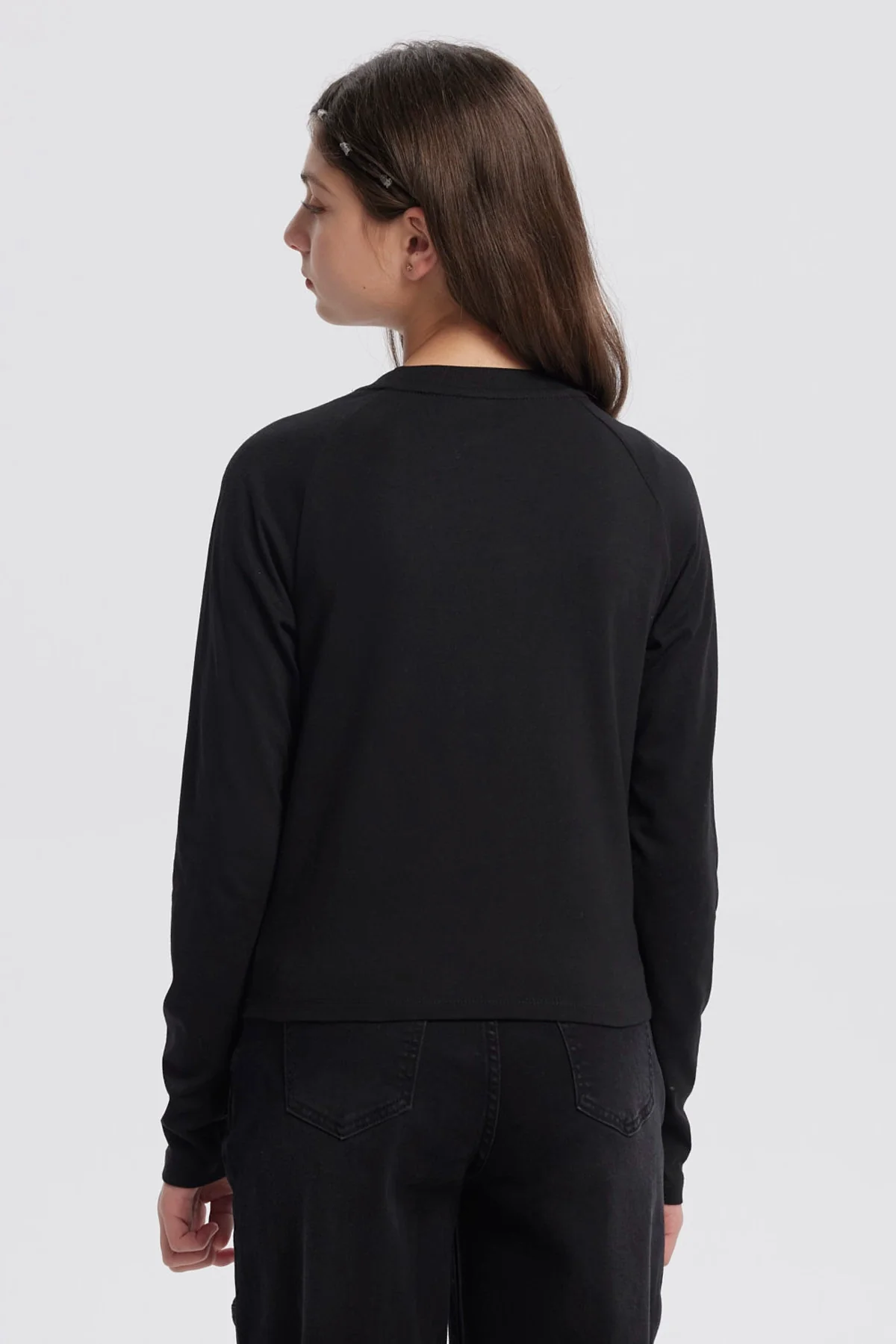 Polera Niña Cuello Redondo Negro - Image 3