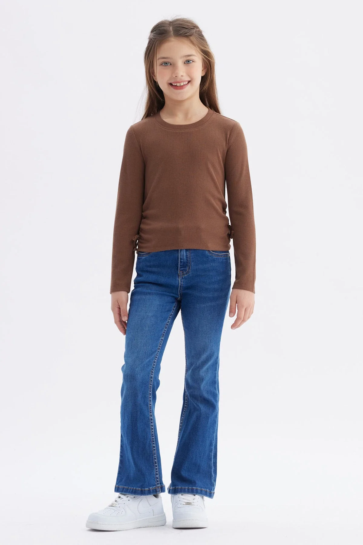 Polera Niña Recogidas Café - Image 4