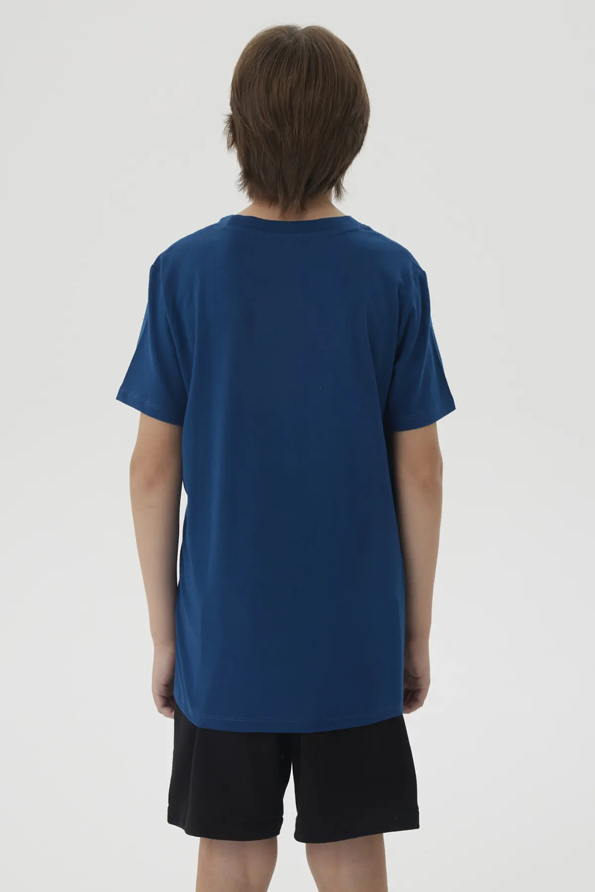 Polera Niño Básica Estampada Azul Petroleo - Image 3