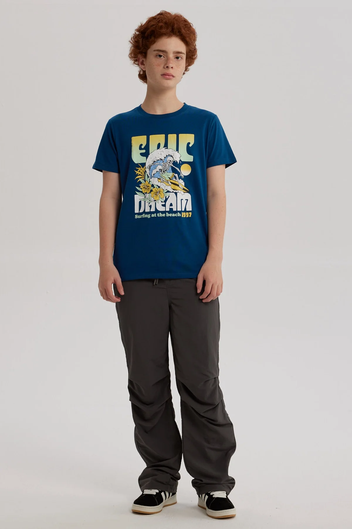 Polera Niño Básica Estampada Azul Petroleo - Image 4