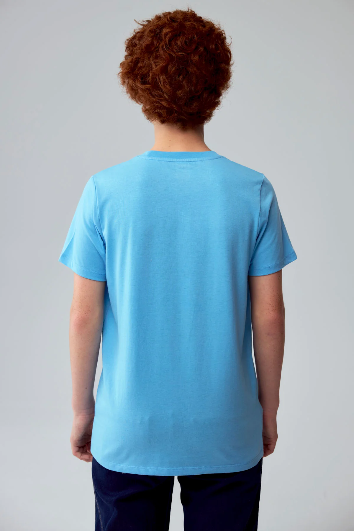 Polera Niño Básica Estampada Celeste - Image 3