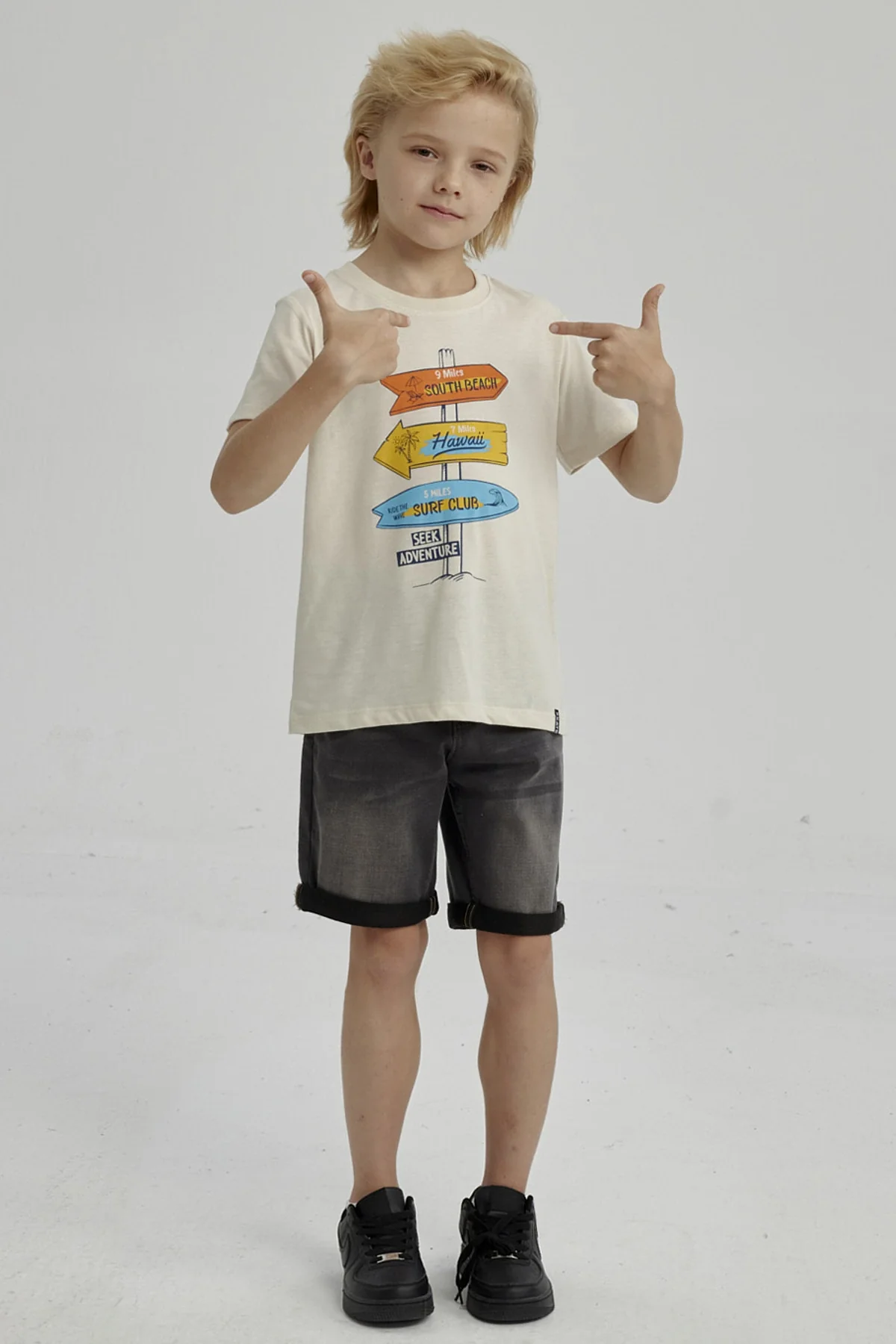 Polera Niño Básica Estampada Crudo - Image 4