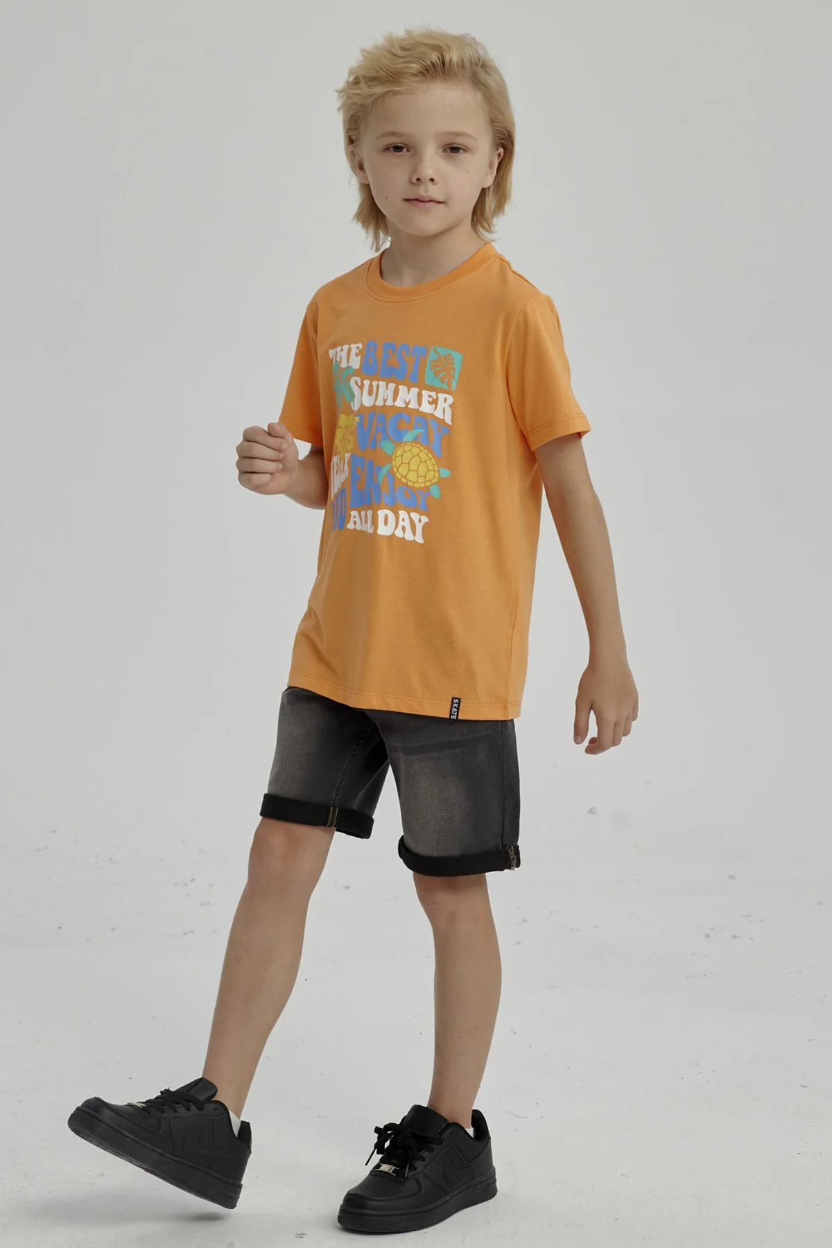 Polera Niño Básica Estampada Naranjo - Image 4