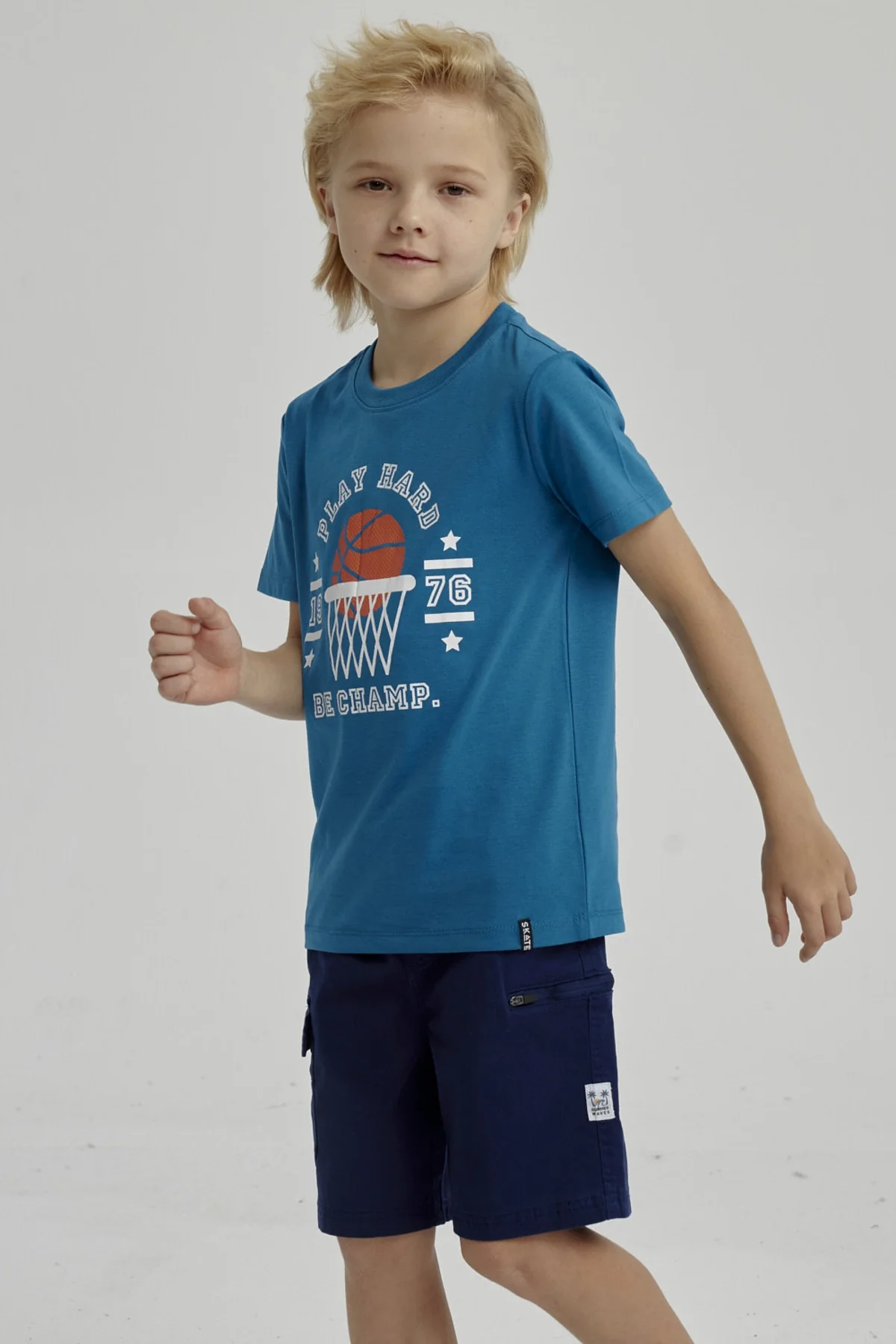 Polera Niño Básica Estampada Petroleo - Image 2