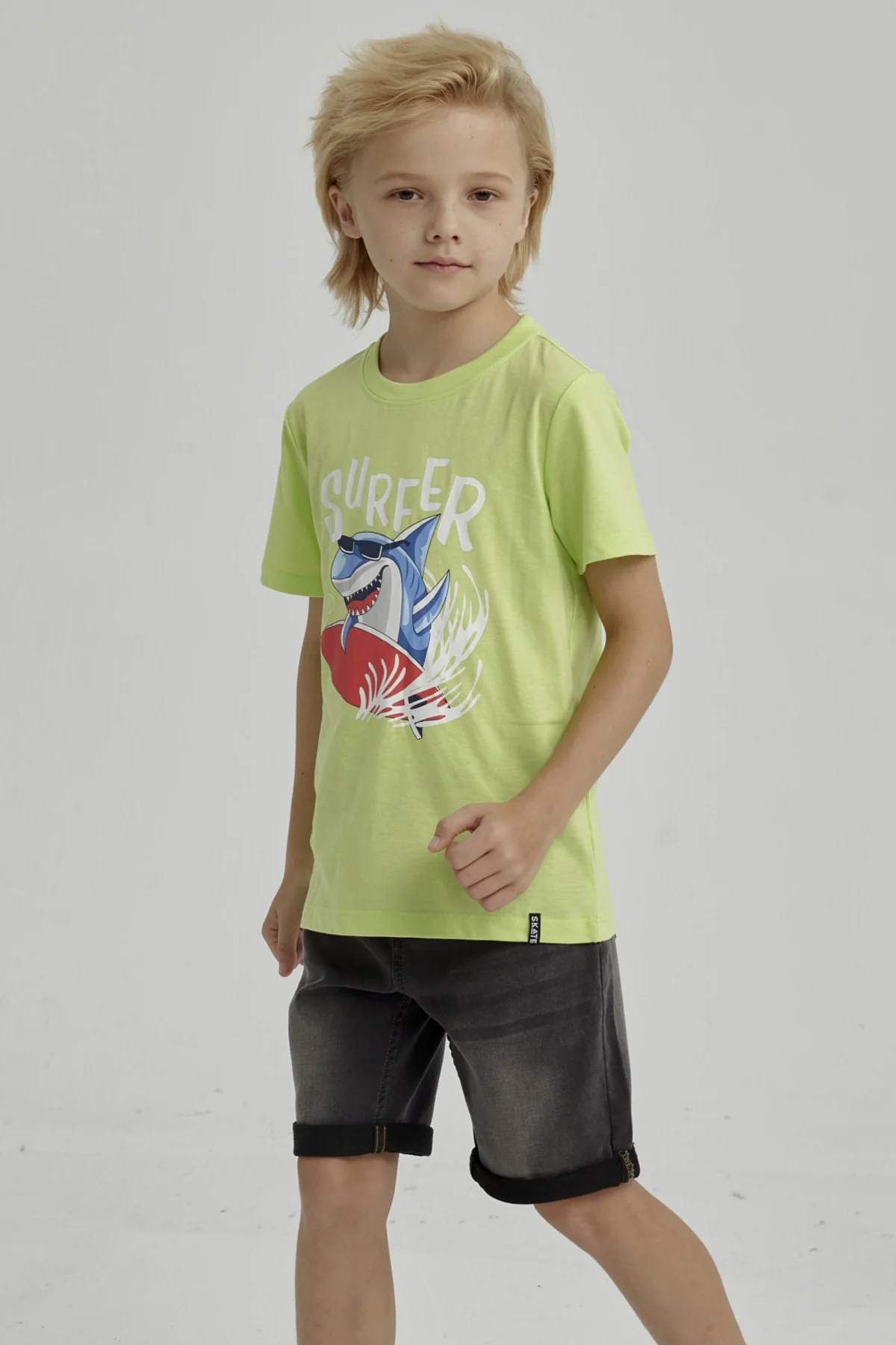Polera Niño Básica Estampada Verde - Image 2