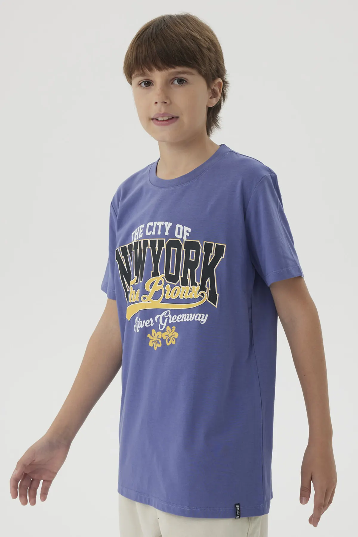 Polera Niño Básica Estampada Violeta - Image 2
