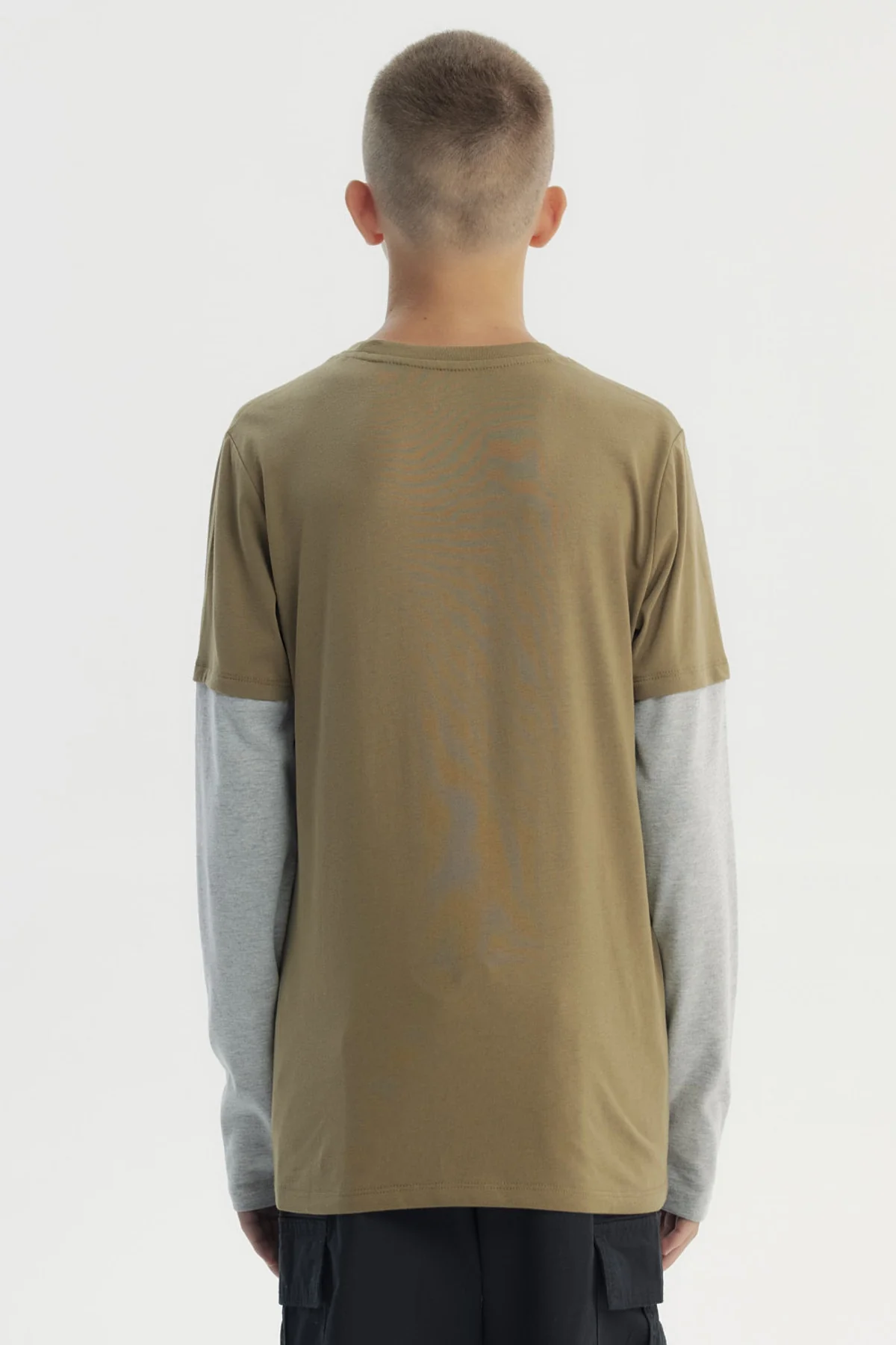 Polera Niño Básica Print Verde Militar - Image 3