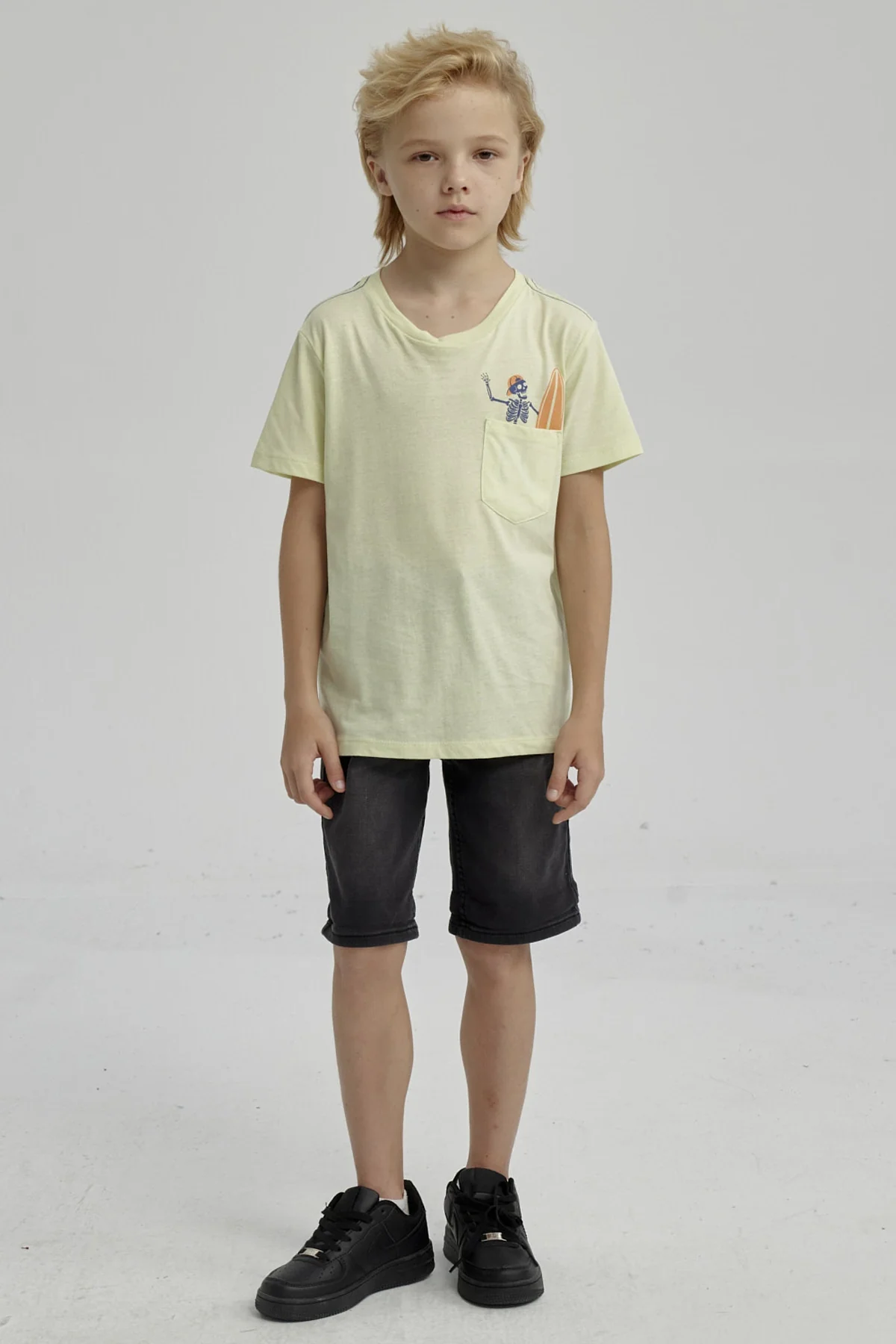 Polera Niño Bolsillo Print Amarillo - Image 4