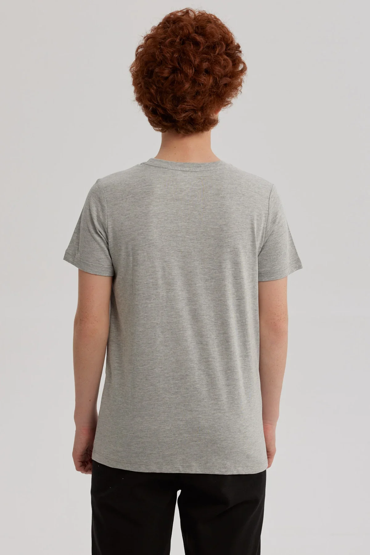Polera Niño Bordado Gris Melange - Image 3