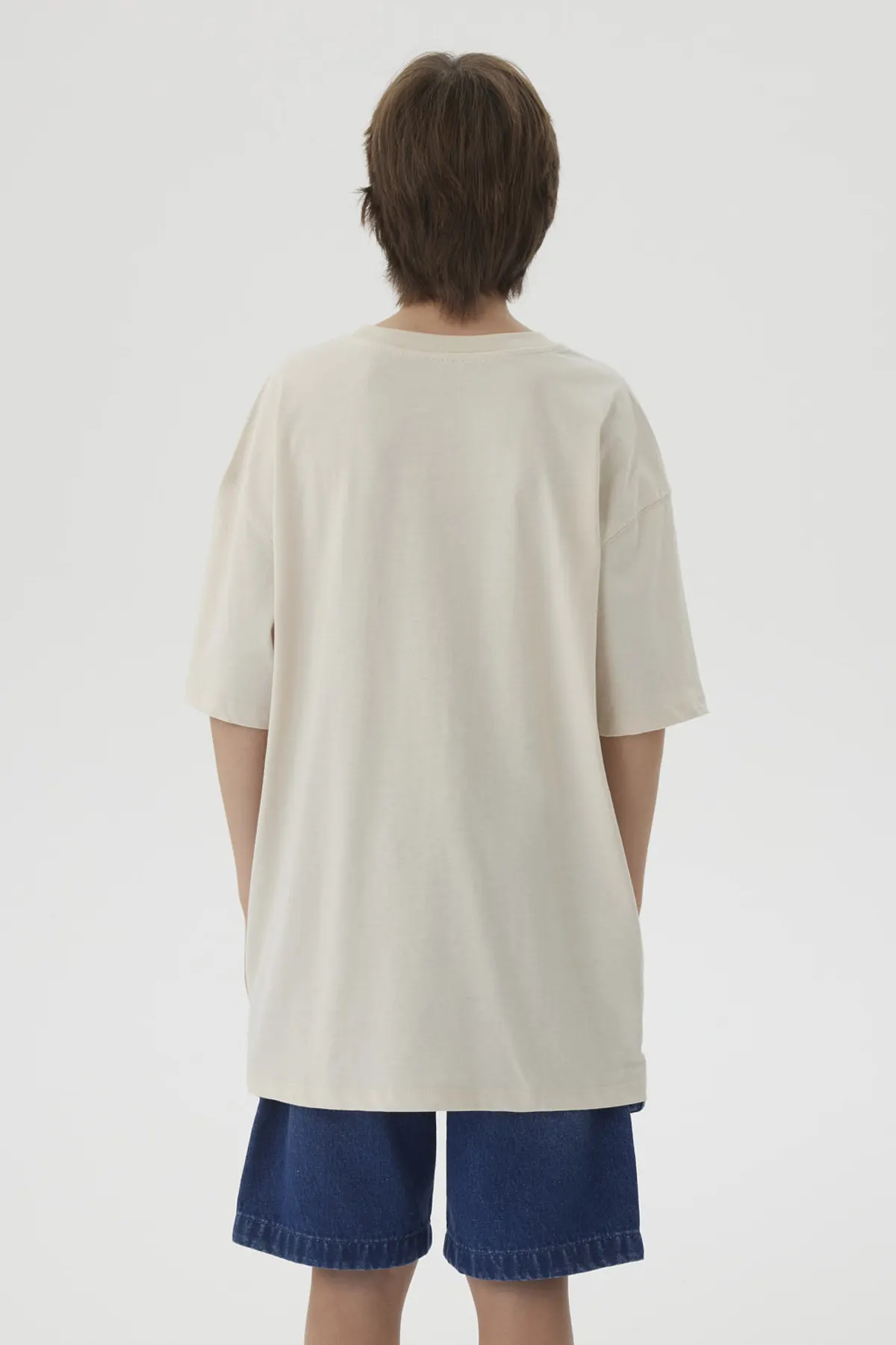 Polera Niño College Print 3D Beige - Image 3