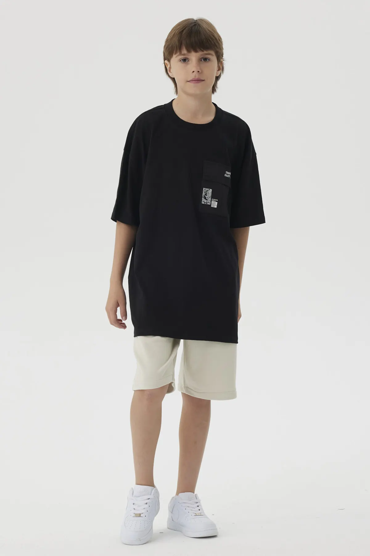 Polera Niño Con Bolsillo Negro - Image 4