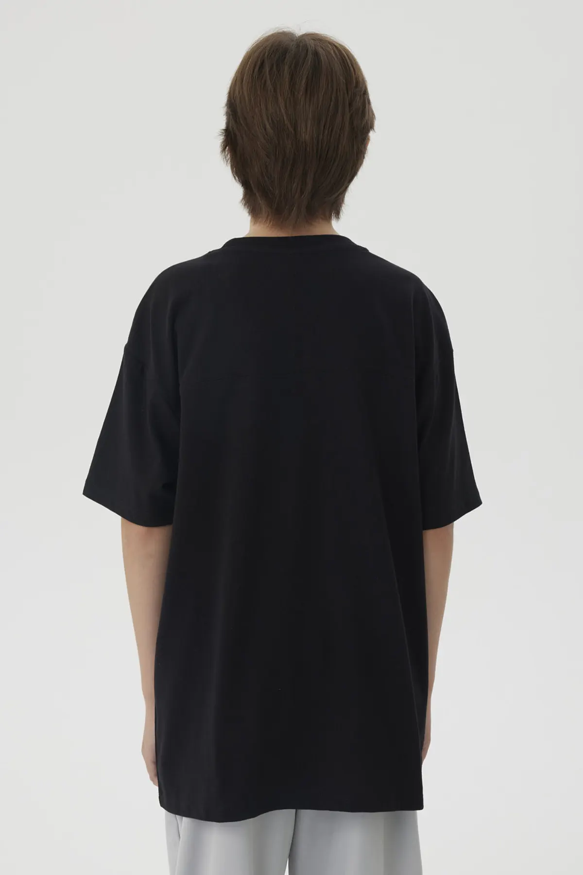 Polera Niño Costura Frontal Negro - Image 3